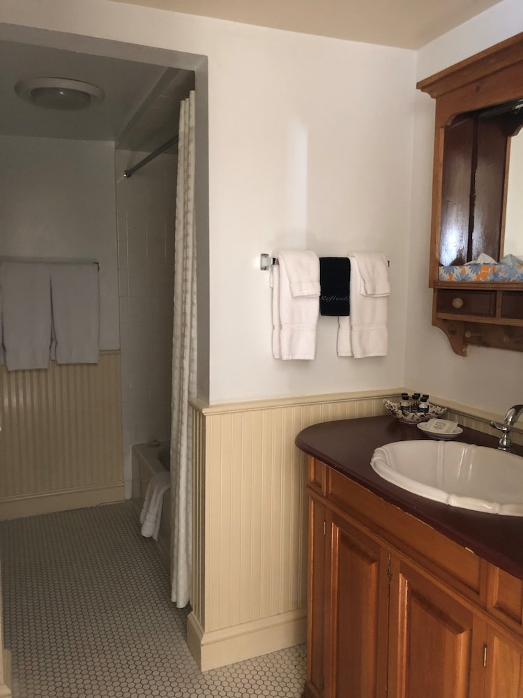 Beekman Arms and Delamater Inn - photo 37