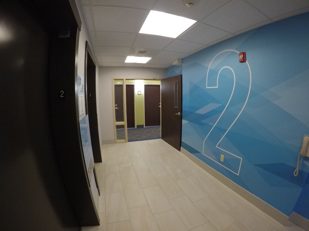 Holiday Inn Express & Suites Napa American Canyon by IHG - photo 25