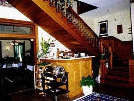 Woodbine Hotel and Restaurant — hotel in Madisonville
