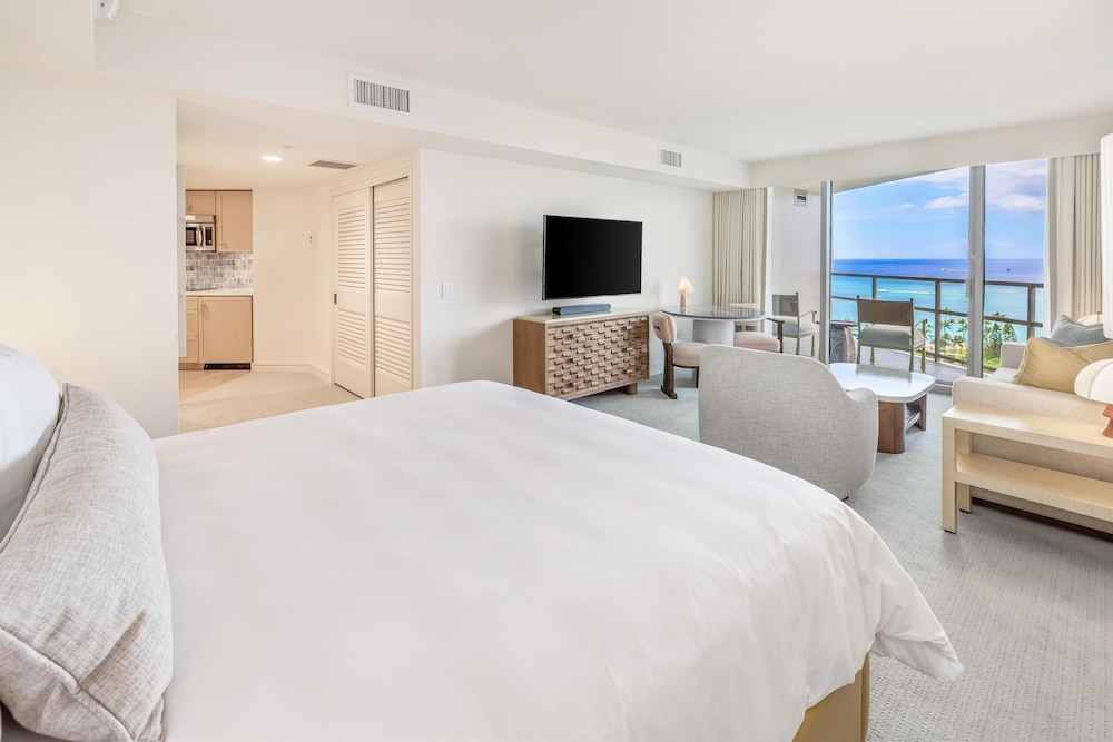 Ka Laʻi Waikiki Beach LXR Hotels & Resorts - photo 60