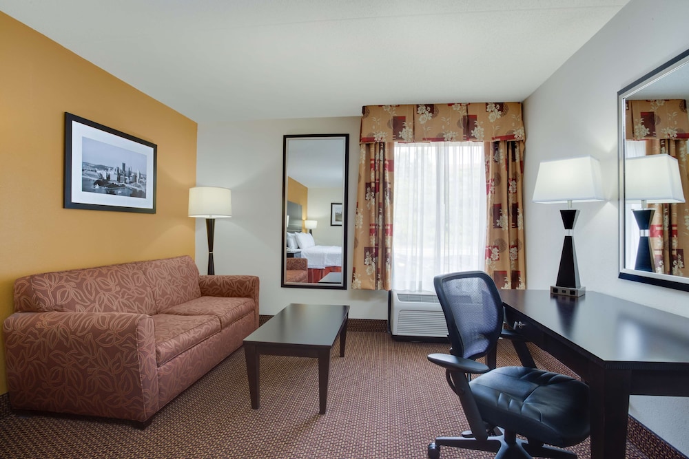 Hampton Inn Pittsburgh West Mifflin - photo 12