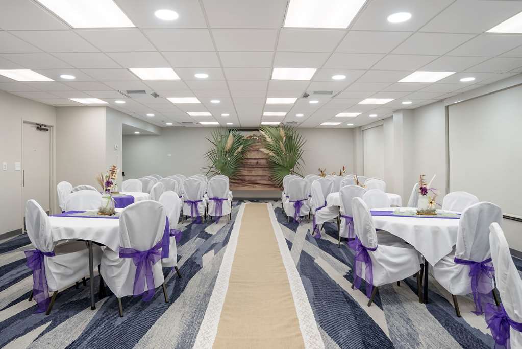 Comfort Inn & Suites New Orleans Airport North - photo 33
