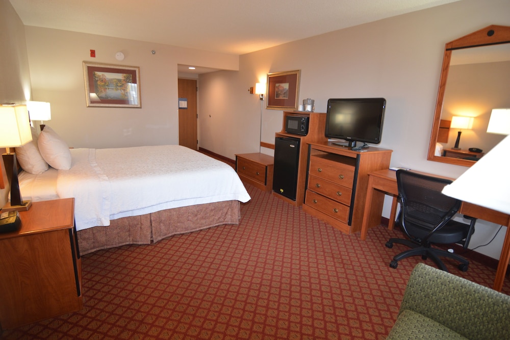 Hampton Inn Greeneville - photo 6