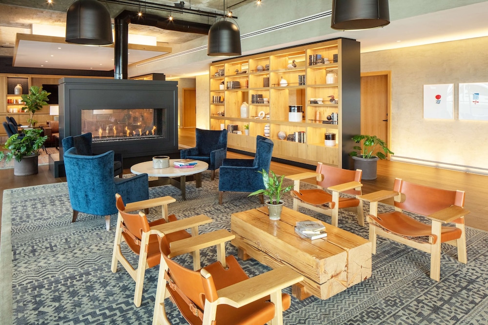 Canopy by Hilton Baltimore Harbor Point - photo 3