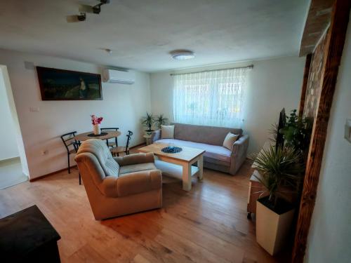 Apartman Tina — 4-Star Luxury Hotel in Karlovac, Croatia