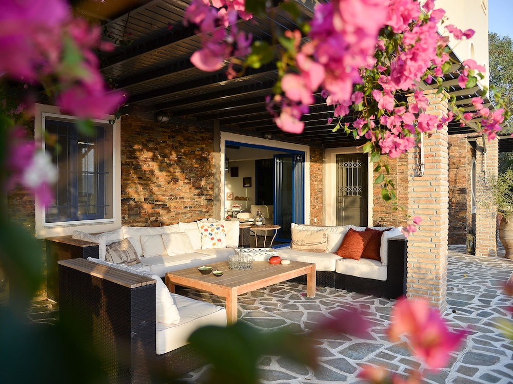 Blue Fort — 4-Star Luxury Hotel in Methoni, Greece