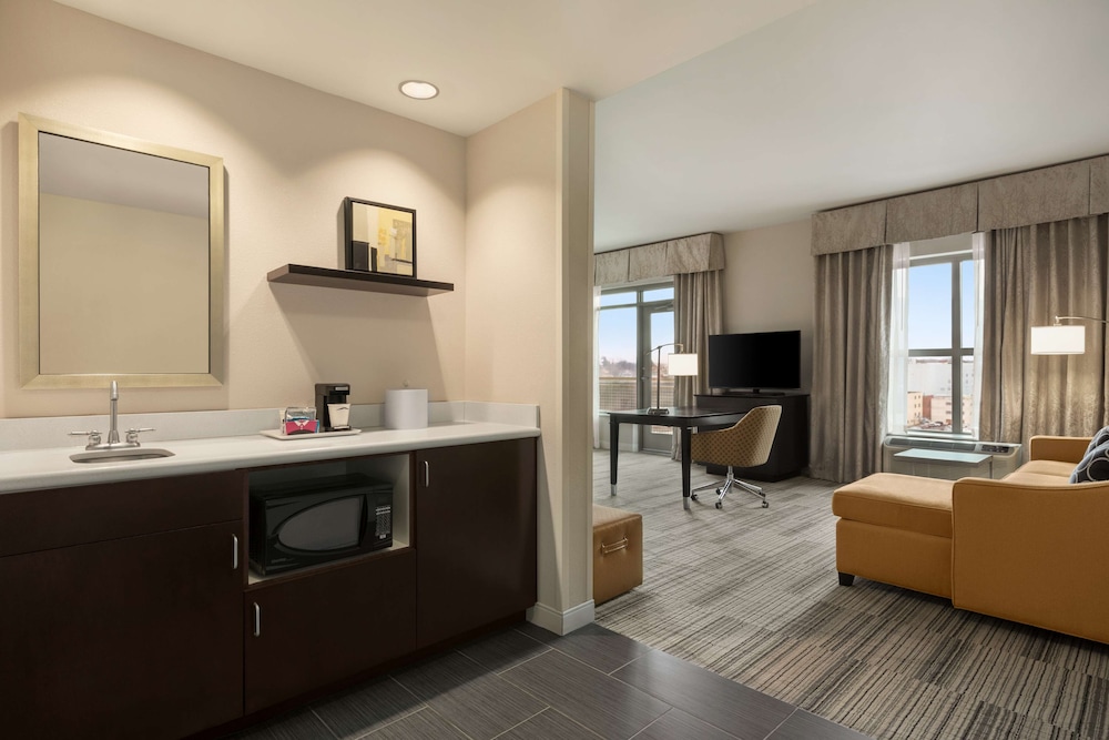 Hampton Inn & Suites Roanoke Downtown - photo 26