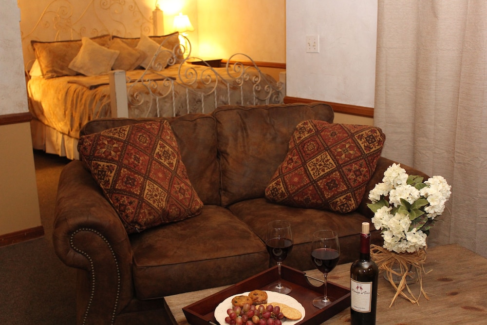 Adobe Village Inn - photo 5