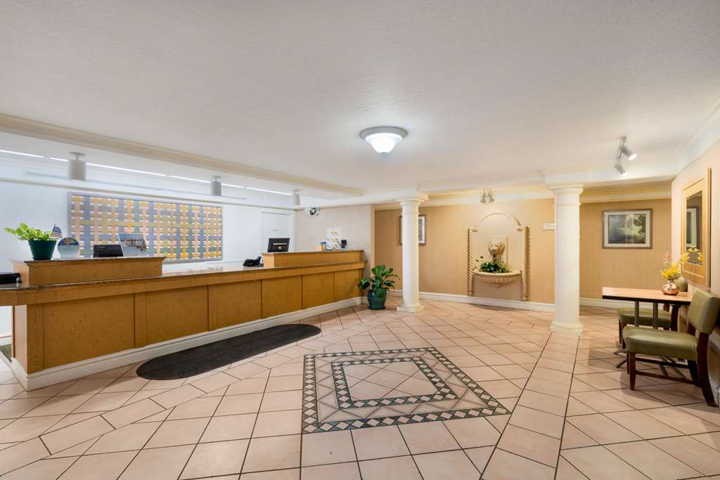La Quinta Inn by Wyndham Cheyenne - photo 9