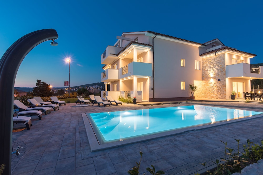 B&B Villa Maris — 4-Star Luxury Hotel in Punat, Croatia