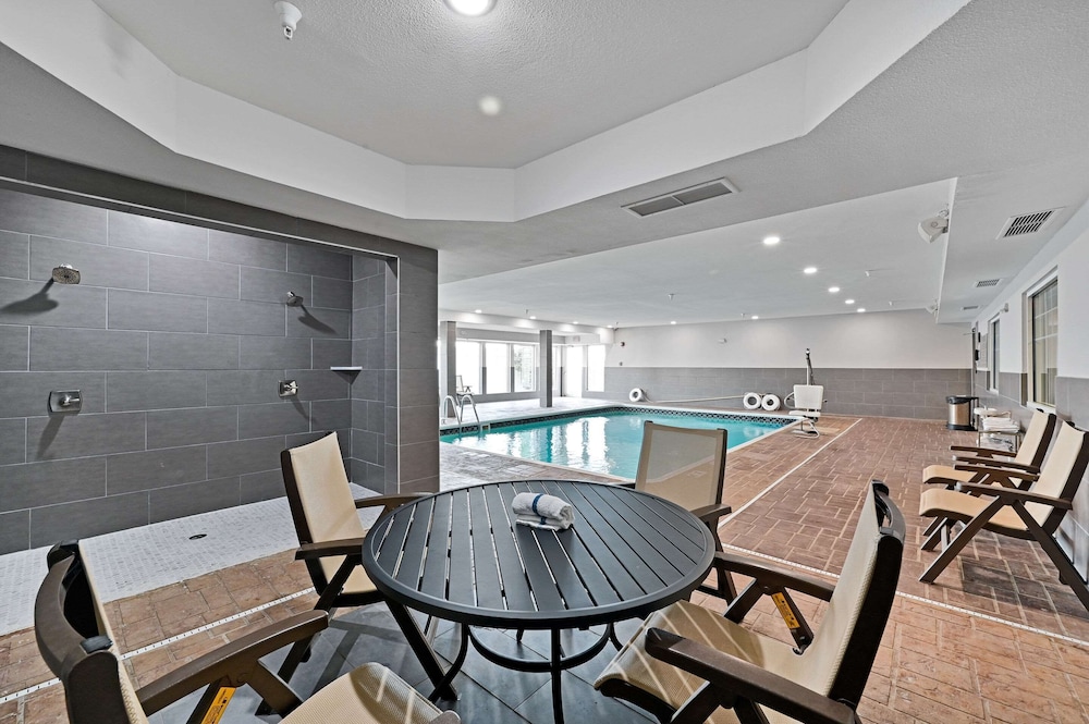 Country Inn & Suites by Radisson Bloomington Normal Airport IL - photo 28