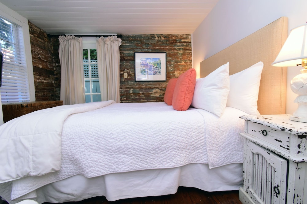 Simonton Court Historic Inn & Cottages - photo 150