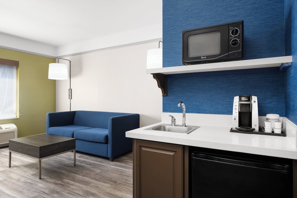 Holiday Inn Express Hotel & Suites San Dimas by IHG - photo 34