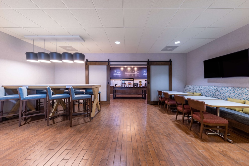 Hampton Inn St. Robert Ft. Leonard Wood - photo 36