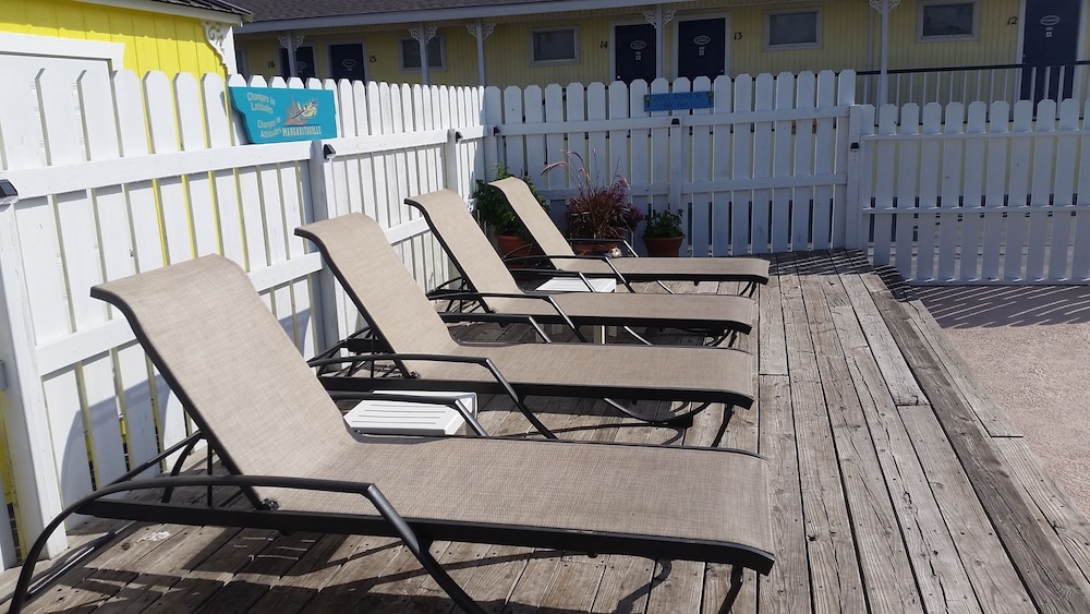 Amelia's Landing Hotel - photo 29