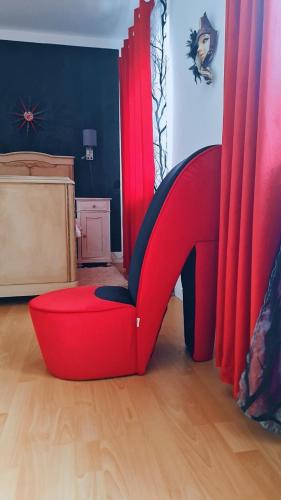 Red — Timisoara — photo 2