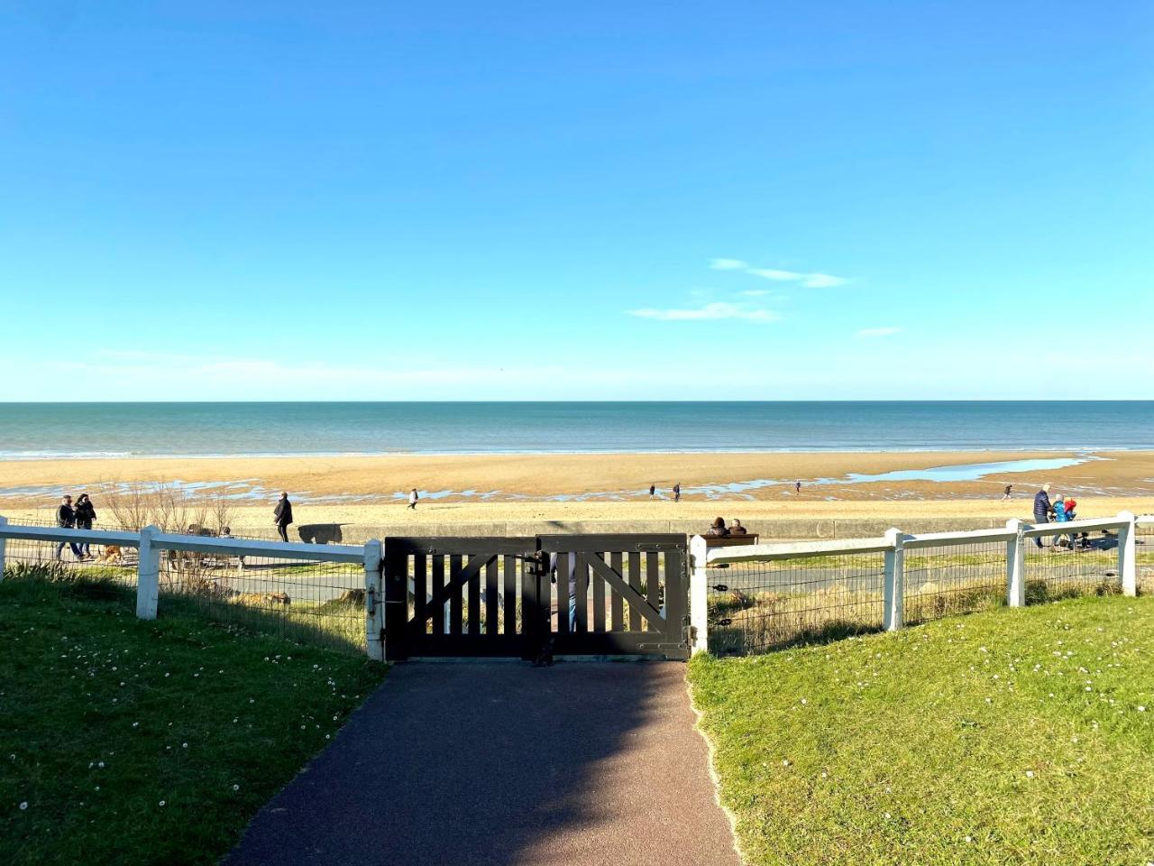 Cabourg La Plage a Vos Pieds in Cabourg, France