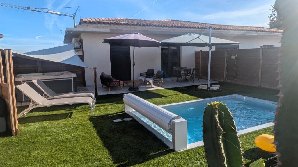 Gites Domaine de la Chapelle — 4-Star Luxury Hotel in Villeneuve-Loubet, France