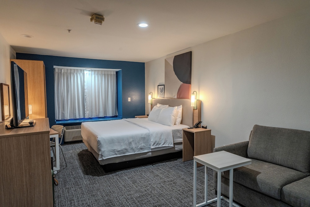 Spark by Hilton Sterling Dulles Airport - photo 10