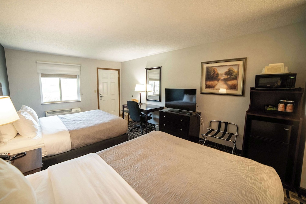 Quality Inn & Suites Watertown near Prairie Lakes Ice Arena - photo 17