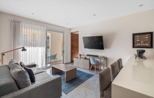 Luxury Condo Hab Privada 100MB AC Gym Pool Cine — 4-Star Luxury Hotel in Playa Del Carmen, Mexico