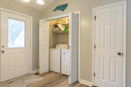 Nanas Nest by Oak Island Accommodations - photo 33