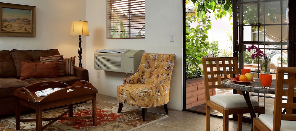 Hotel California a Town and Desert Boutique Hotel - photo 2