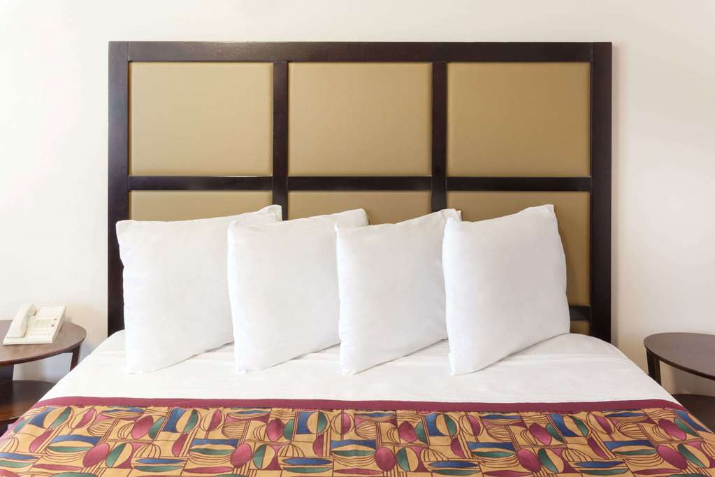 Baymont by Wyndham Chicago Calumet City - photo 11