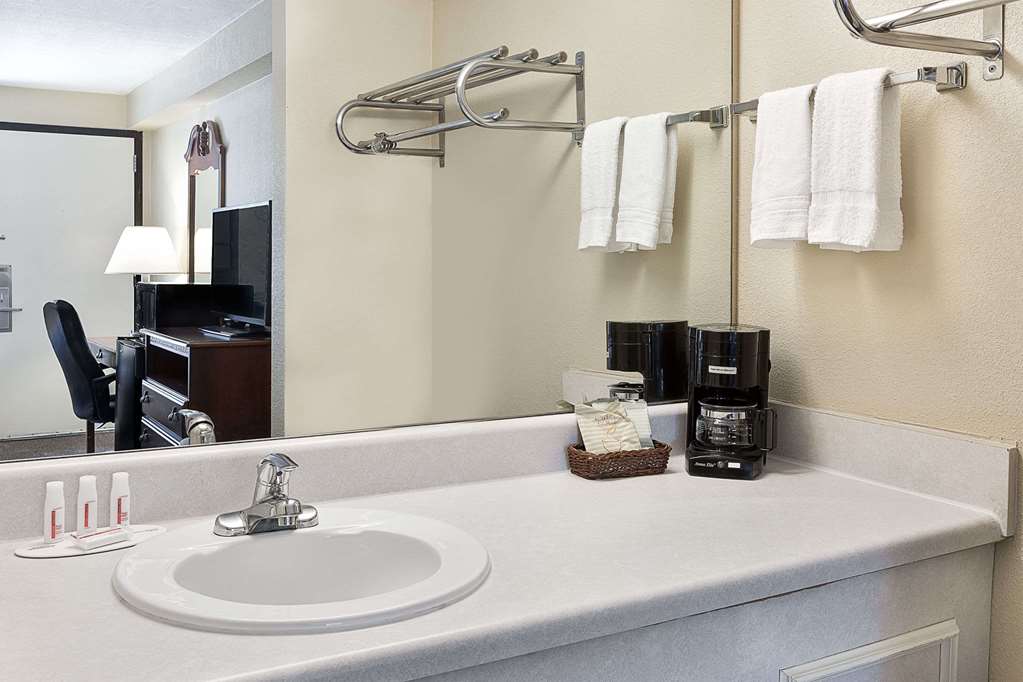 Days Inn by Wyndham Hoover Birmingham - photo 4