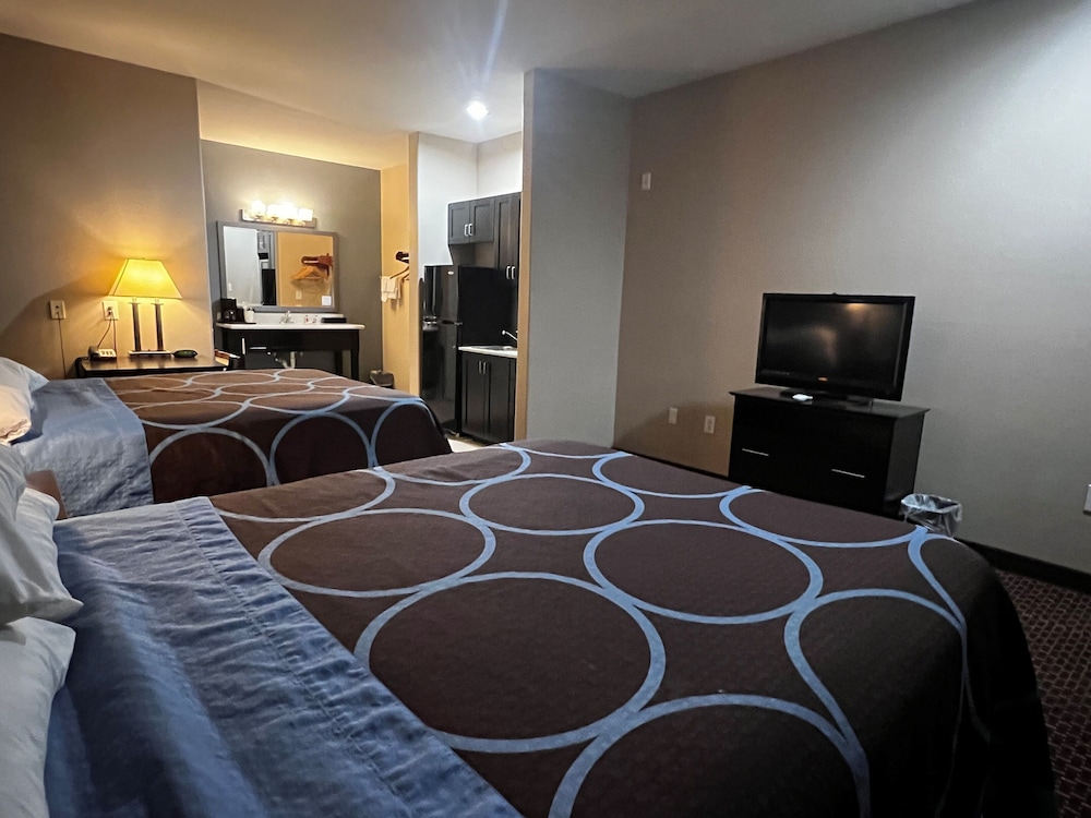 Super 8 by Wyndham Center - photo 6