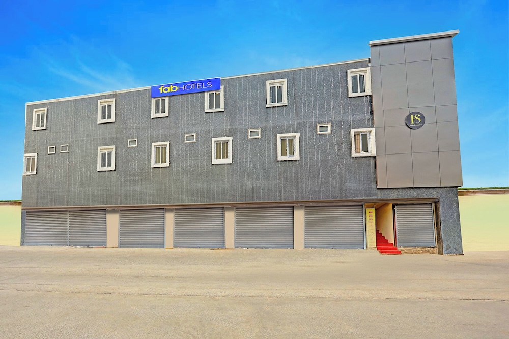 Fabhotel Sunrise in Warangal, India