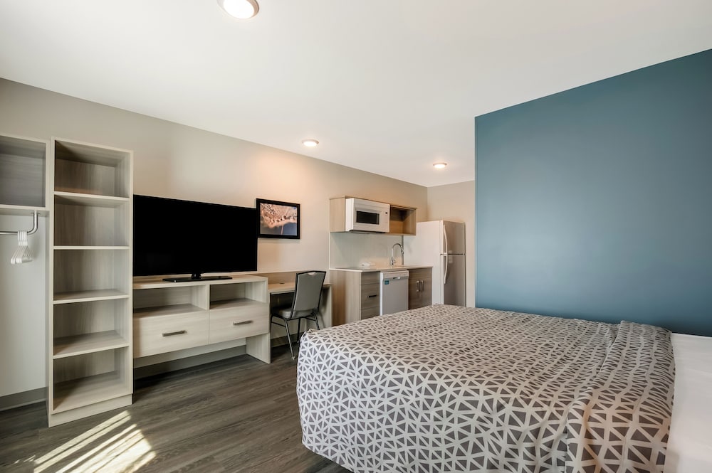 WoodSpring Suites Morrisville Raleigh Durham Airport - photo 17