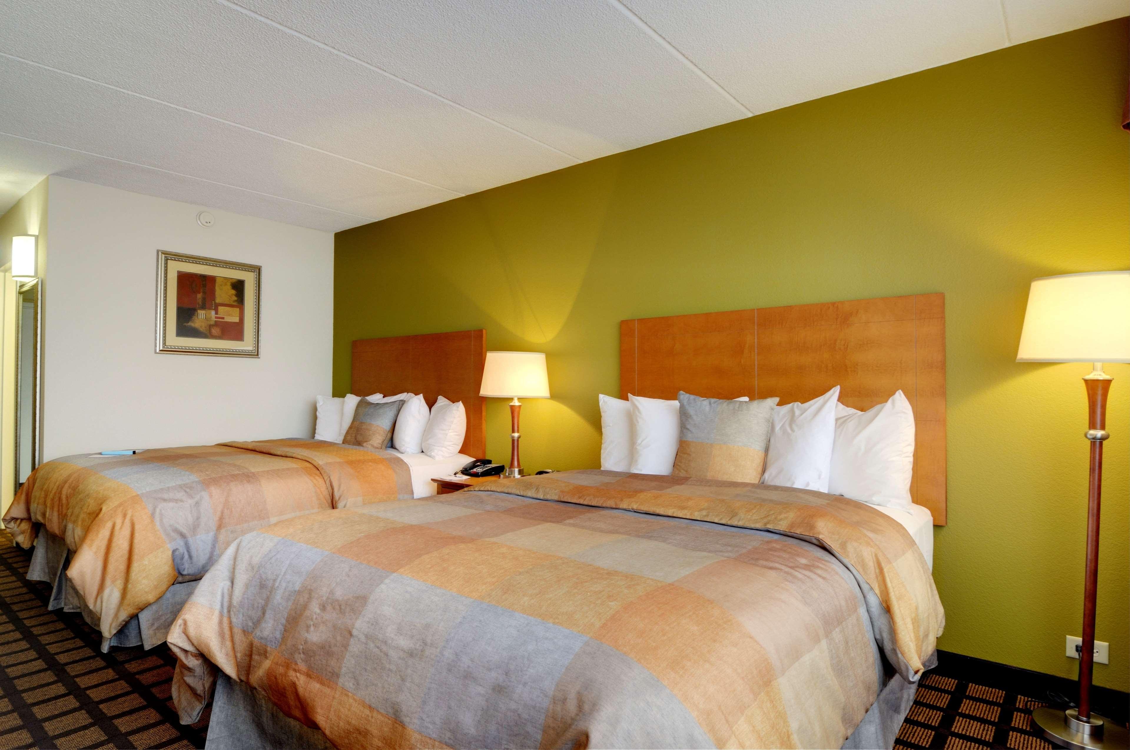 Best Western Plus Chicago Hillside - photo 12