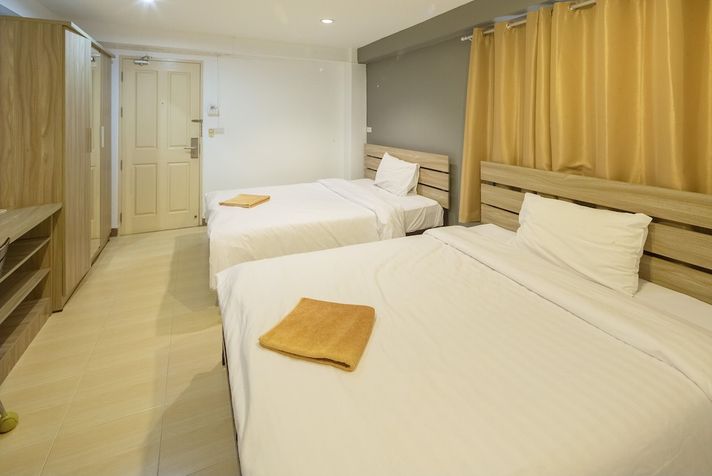 Gems Park Apartment