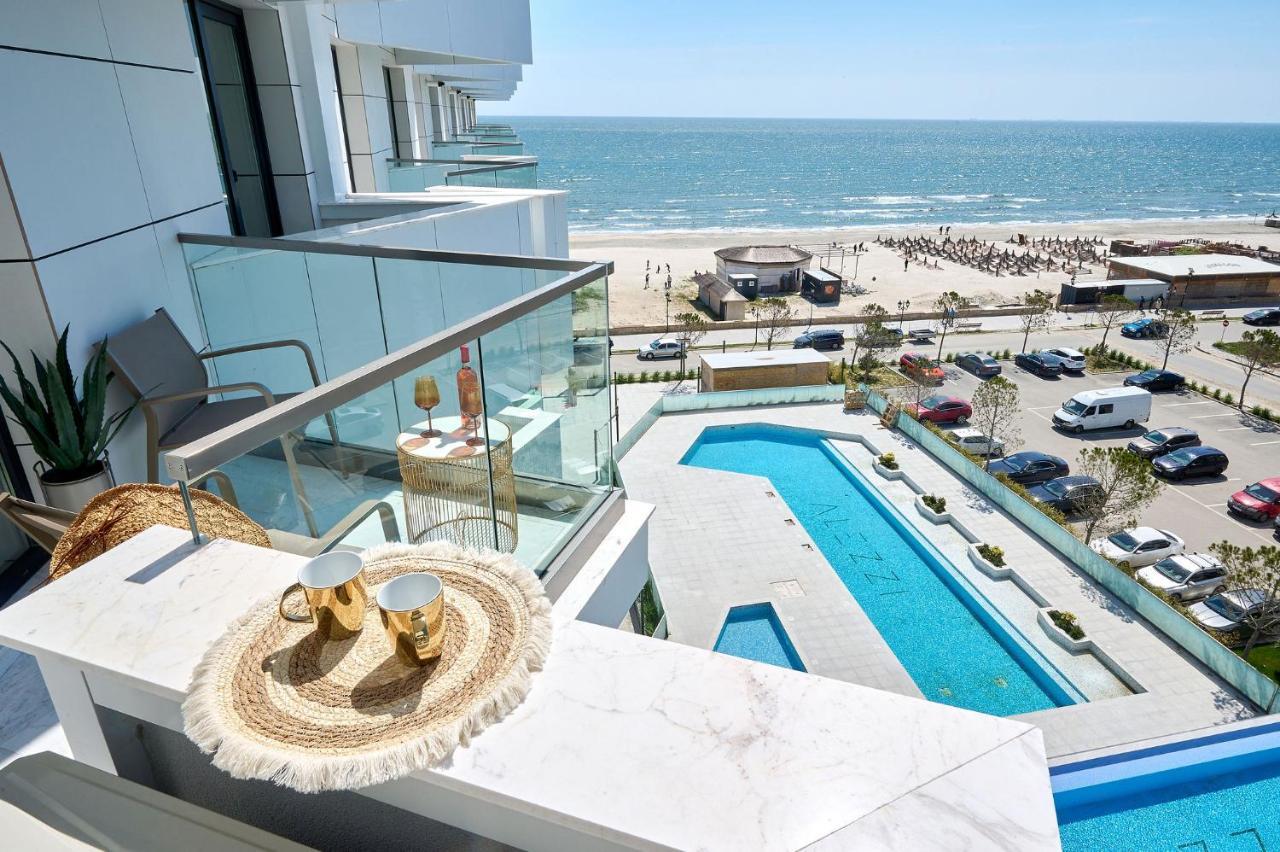 Sea la Vie Apt 240 in Infinity Beach Resort parking in Unknown City, Romania