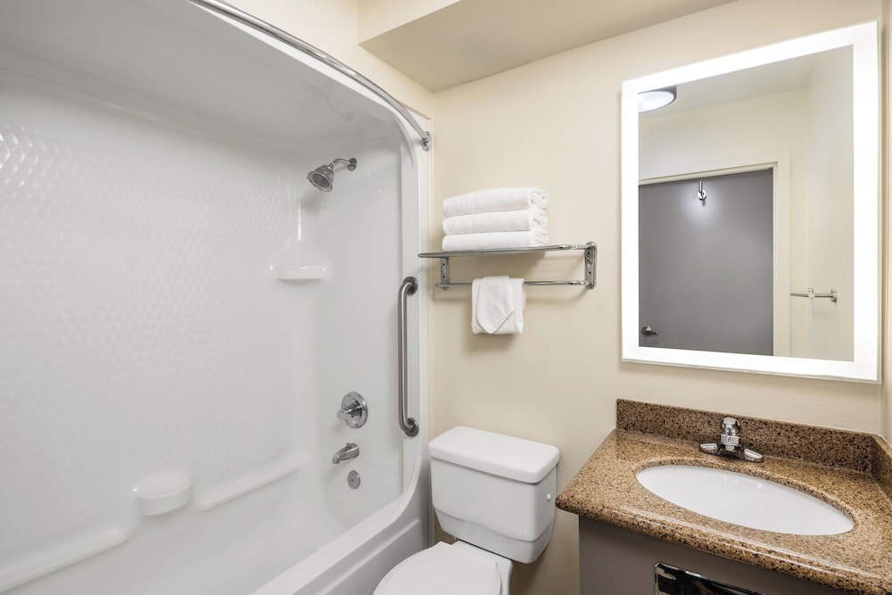 Holiday Inn Redding by IHG - photo 52