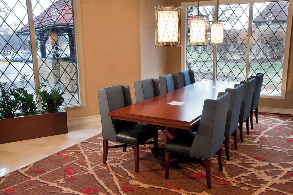 Sheraton Westport Chalet Hotel St. Louis - photo 4