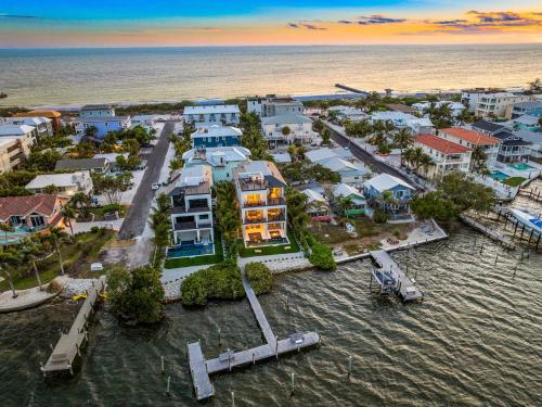 Tropic Like It’s Hot in Bradenton Beach, United States