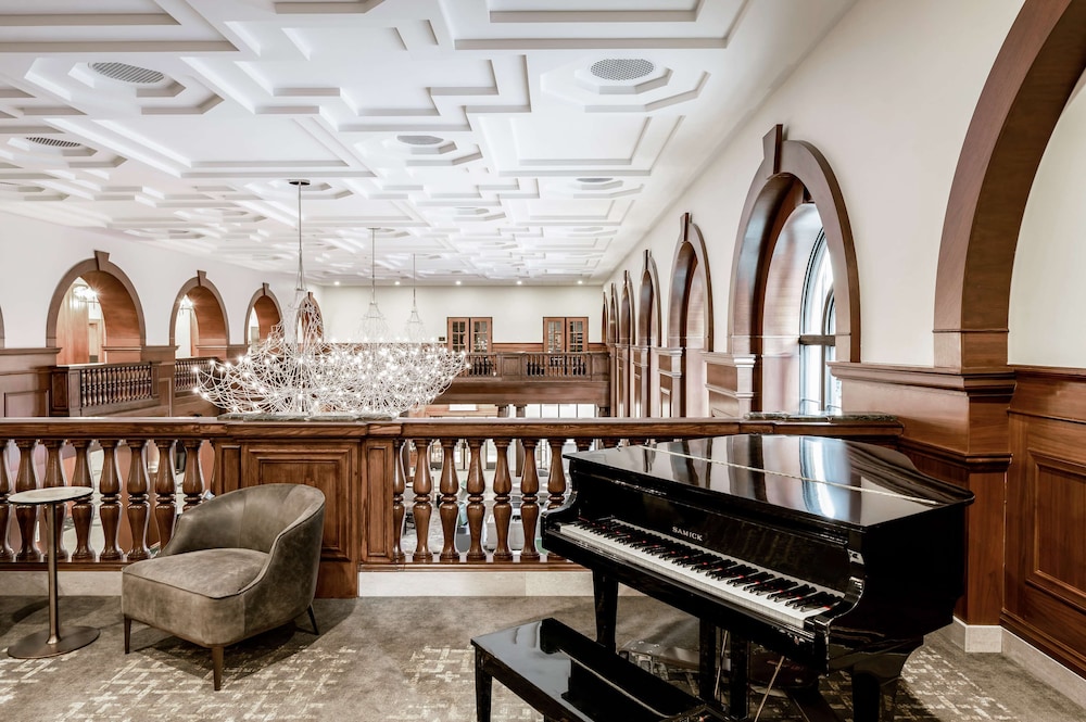 Hotel Fort Des Moines Curio Collection by Hilton - photo 82