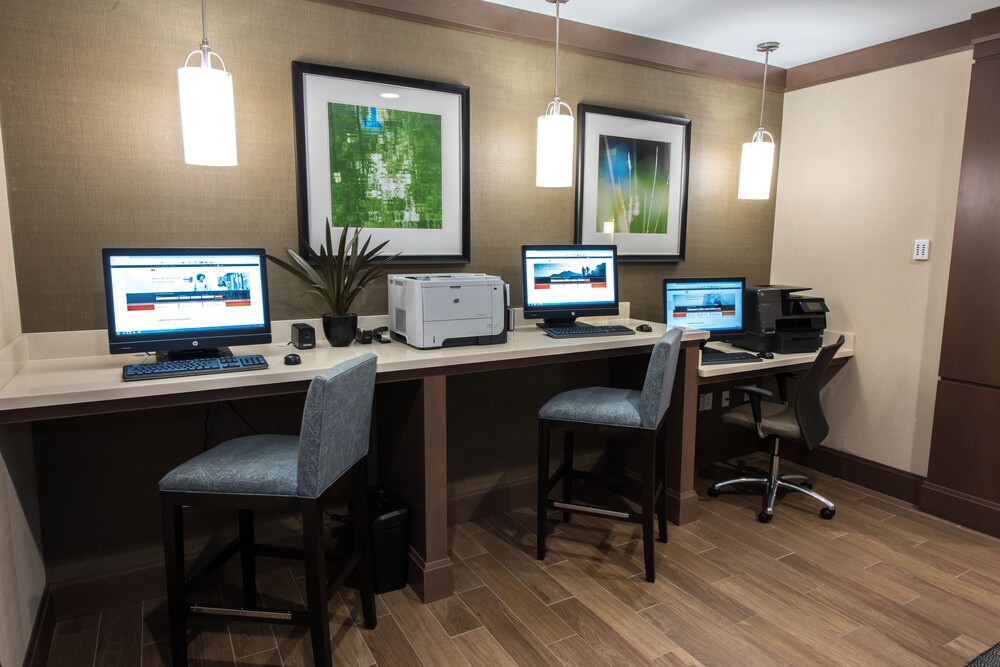Staybridge Suites Albany Wolf Rd Colonie Center by IHG - photo 37