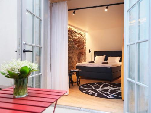 LJ5 Old Town Rooms with Exclusive shared Roof Terrace