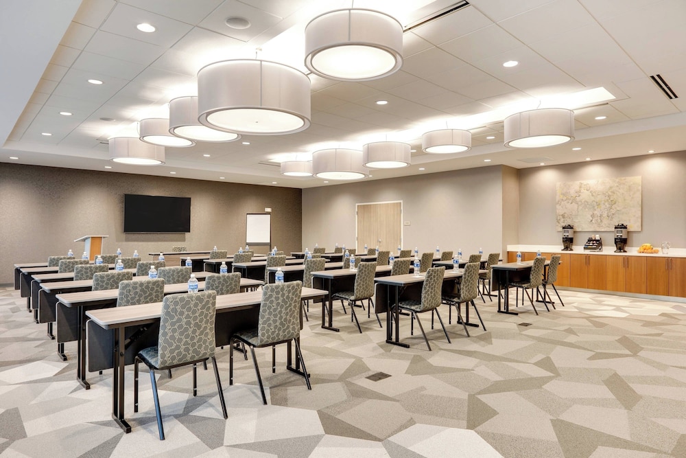 Springhill Suites Dallas Mansfield - photo 27