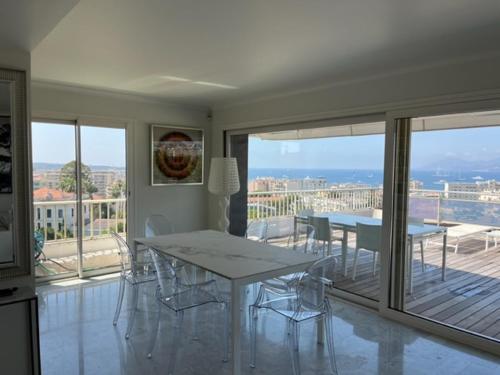 Penthouse Cannes 100m2 avec 2 suites et terrasse 80m2 in Cannes, France