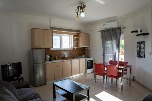 Serenity Home — 4-Star Luxury Hotel in Souda, Greece