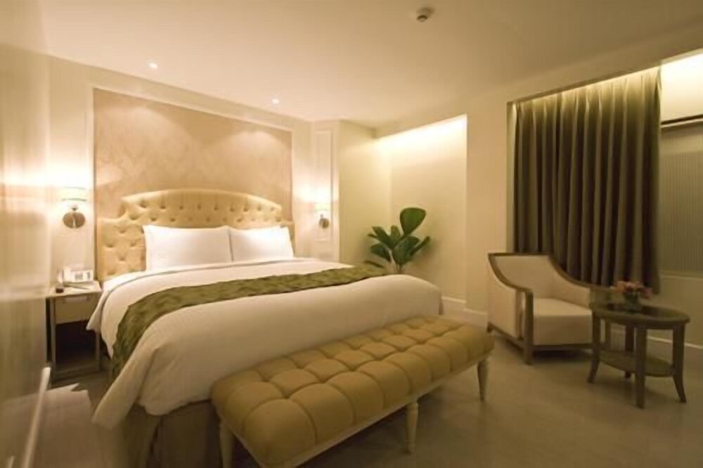 Hotel St Ellis — 4-Star Luxury Hotel in Legaspi, Philippines