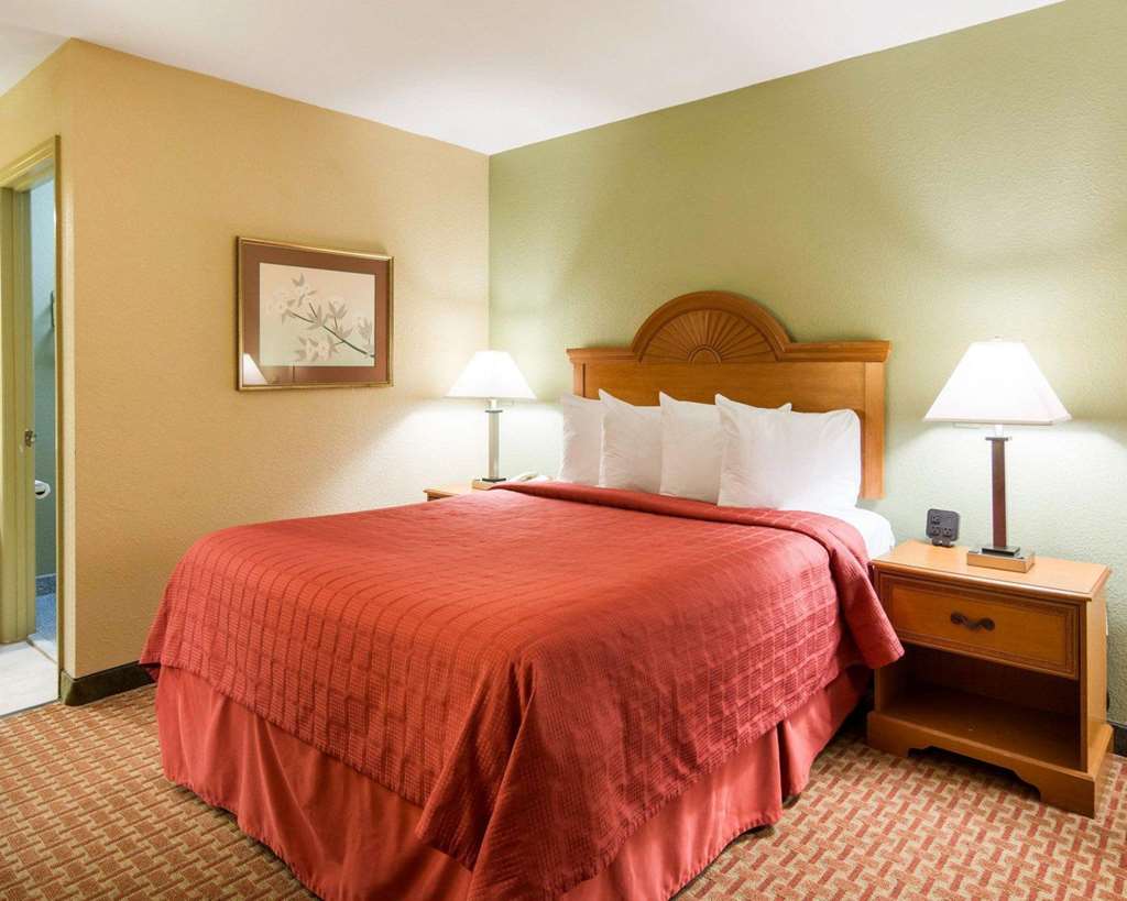Quality Inn South Hill I 85 - photo 11