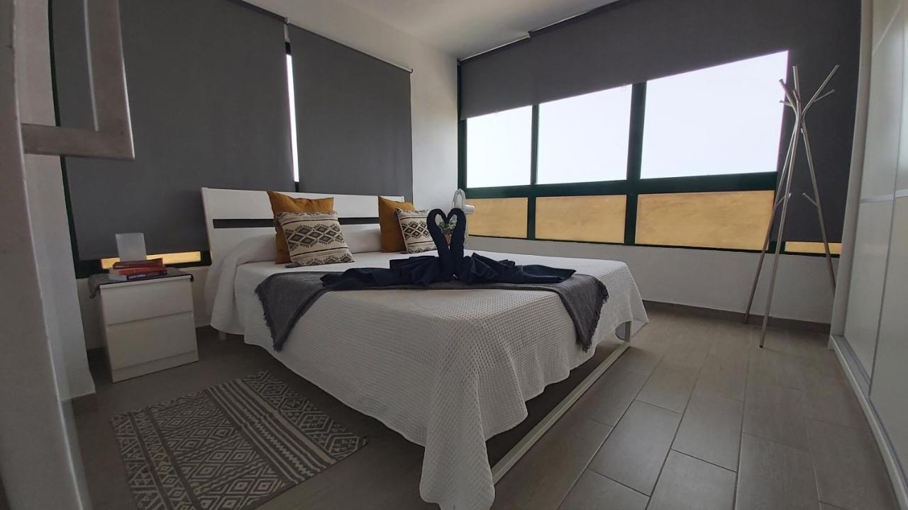 Ailana Suite Vistas Al Mar Y Con Piscina — 4-Star Luxury Hotel in Costa Teguise, Spain
