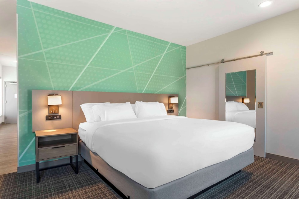 Comfort Suites Gatlinburg Downtown Convention Center - photo 52