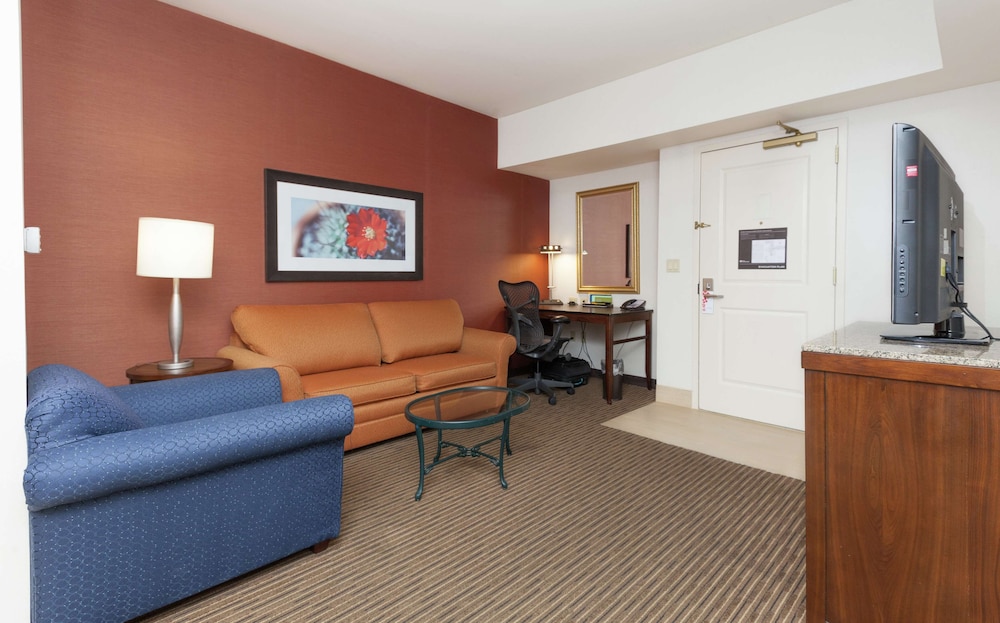 Hilton Garden Inn Palm Springs Rancho Mirage - photo 17