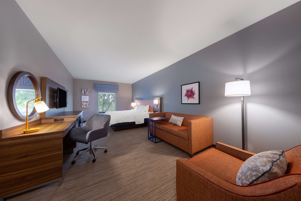 Hampton Inn St. Robert Ft. Leonard Wood - photo 22